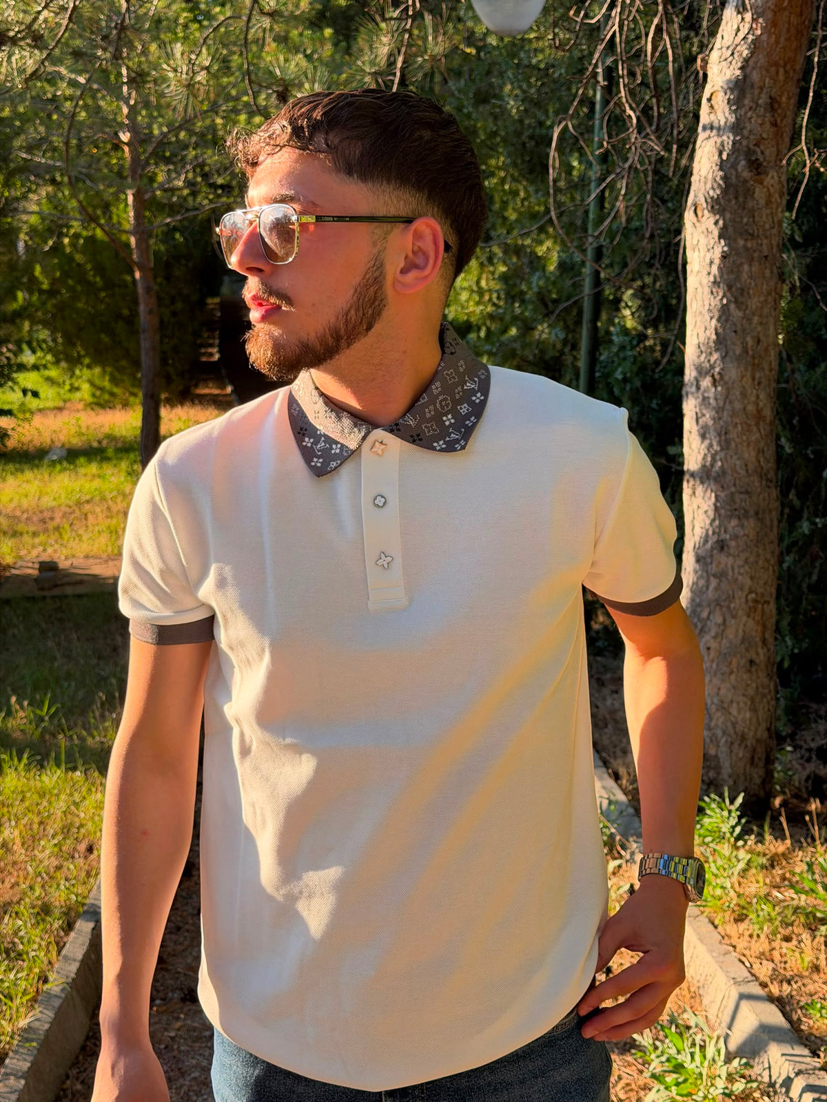 Monogram Detaylı Polo Yaka