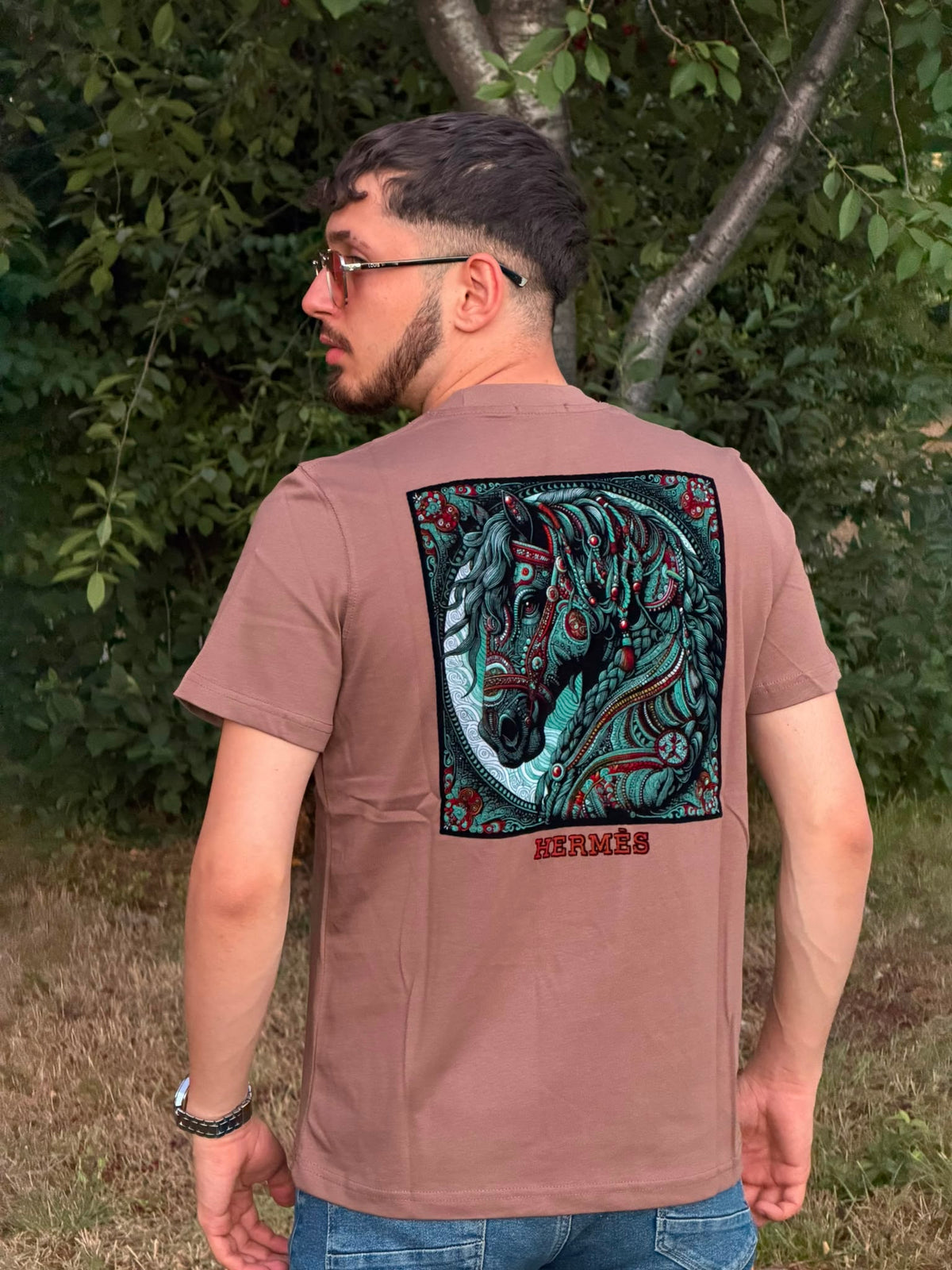 HILLS At Figür Baskılı Premium Tişört – Gül Kurusu