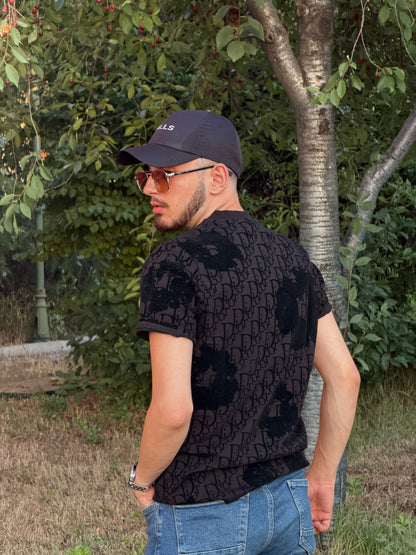HILLS LABEL Monogram Desenli Premium Tişört – Siyah